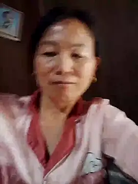 Lili-123k online show from 04/24/26, 02:46