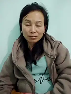 Snapshot of Lili-123k chatting on 12/17/25, 03:17 Lili-123k online show from 12/17/25, 03:17