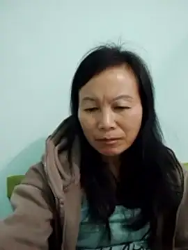 Snapshot of Lili-123k chatting on 12/18/25, 08:45 Lili-123k online show from 12/18/25, 08:45