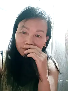 Snapshot of Lili-123k chatting on 12/04/25, 05:23 Lili-123k online show from 12/04/25, 05:23