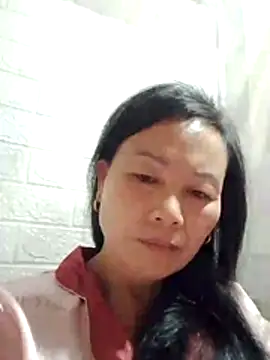 Snapshot of Lili-123k chatting on 12/14/25, 10:48 Lili-123k online show from 12/14/25, 10:48