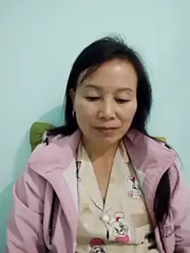 Snapshot of Lili-123k chatting on 12/15/25, 11:38 Lili-123k online show from 12/15/25, 11:38