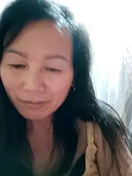 Snapshot of Lili-123k chatting on 12/05/25, 06:12 Lili-123k online show from 12/05/25, 06:12