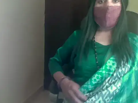 Snapshot of Lovely_Ladyboy_star chatting on 02/28/26, 04:23 Lovely Ladyboy star online show from 02/28/26, 04:23