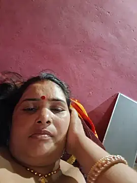 Snapshot of Your-shreya143 chatting on 06/07/26, 10:15 Your-shreya143 online show from 06/07/26, 10:15
