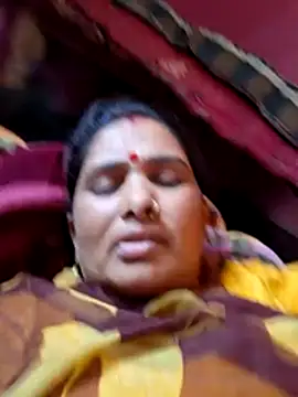 Your-shreya143 online show from 05/21/26, 06:11