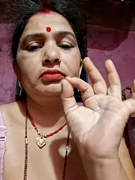Your-shreya143 online show from 05/14/26, 07:22