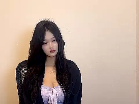 Cat-yiyi online show from 12/02/25, 08:49