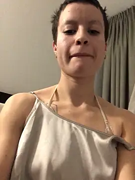 Snapshot of YoungDutchRuby chatting on 12/02/25, 07:26 YoungDutchRuby online show from 12/02/25, 07:26