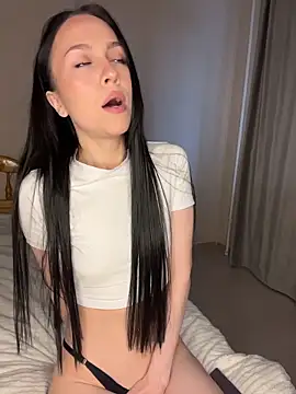 MonicaMercer online show from 04/13/26, 08:07