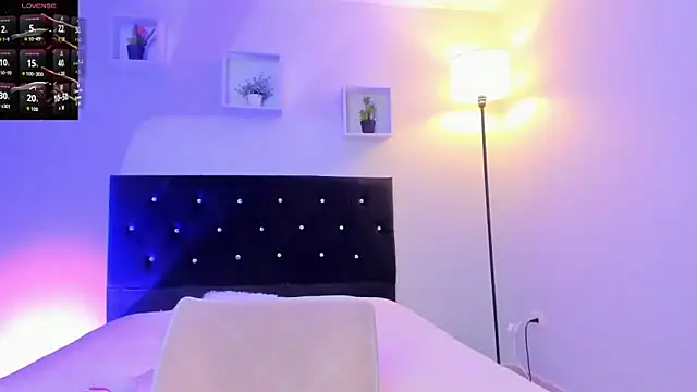 Victoria Rose  online show from 04/15/26, 03:16