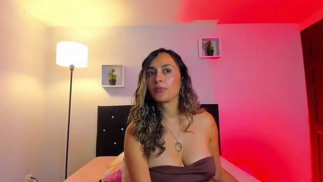 Snapshot of Victoria_Rose_ chatting on 05/11/26, 04:04 Victoria Rose online show from 05/11/26, 04:04