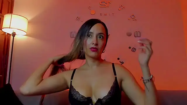 Snapshot of Victoria_Rose_ chatting on 05/22/26, 08:29 Victoria Rose online show from 05/22/26, 08:29