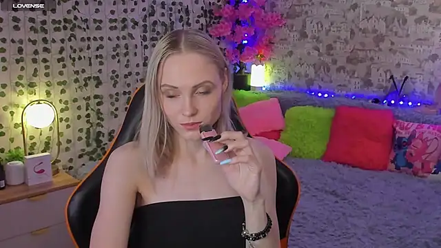 Gina Gina love online show from 05/21/26, 01:25