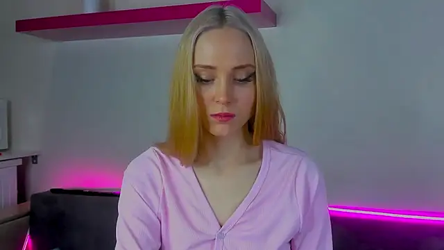 Gina Gina love online show from 12/19/25, 11:01