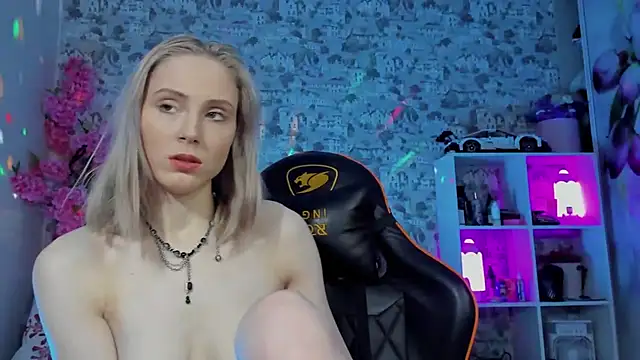 Gina Gina love online show from 04/12/26, 01:09