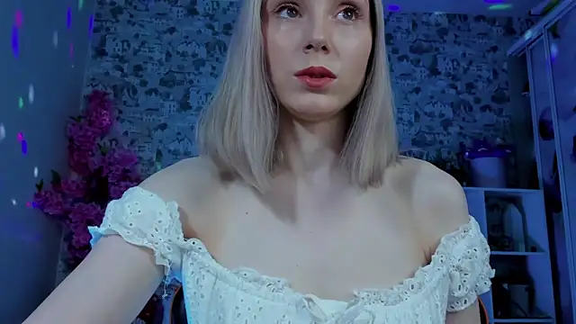 Gina Gina love online show from 04/10/26, 01:01