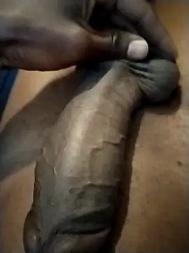 Snapshot of Piazza21 chatting on 12/20/25, 07:00 Piazza21 online show from 12/20/25, 07:00