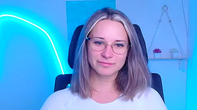 Melodie Aster online show from 01/12/26, 12:23