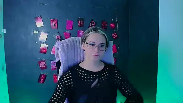 Melodie Aster online show from 01/13/26, 12:20