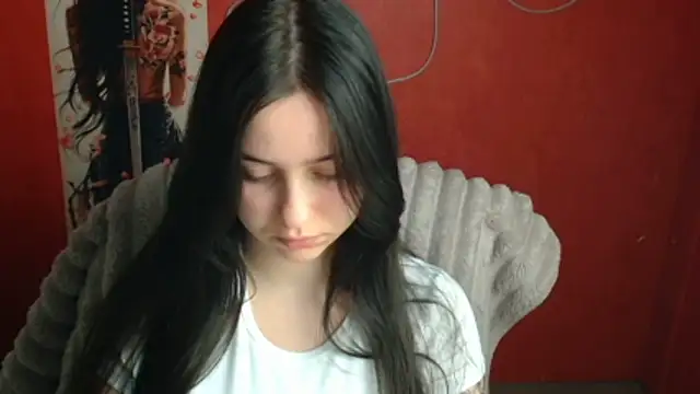 Lilu May online show from 04/19/26, 11:44