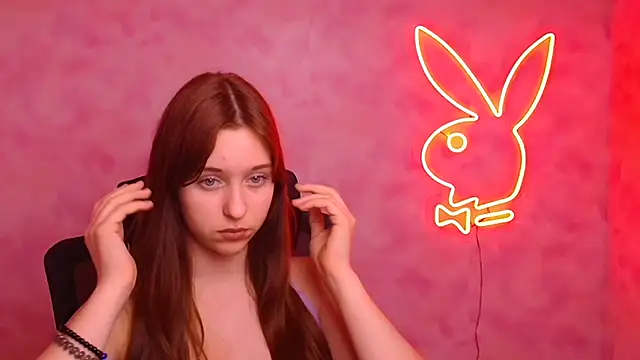 Lilu May online show from 12/04/25, 04:06