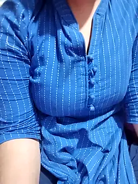 hottyrose69 online show from 03/28/26, 04:46