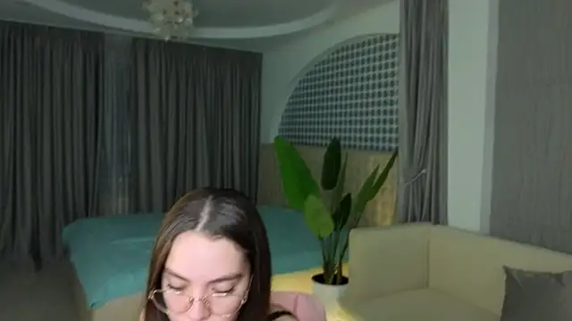 Snapshot of JesusBeckler chatting on 12/16/25, 03:38 JesusBeckler online show from 12/16/25, 03:38