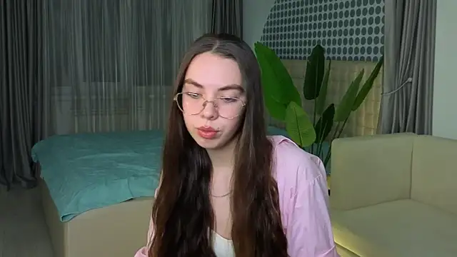 Snapshot of JesusBeckler chatting on 12/15/25, 04:13 JesusBeckler online show from 12/15/25, 04:13