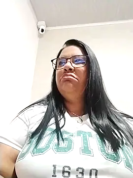 Snapshot of Carameloswing1 chatting on 12/04/25, 12:48 Carameloswing1 online show from 12/04/25, 12:48