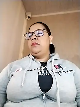 Snapshot of Carameloswing1 chatting on 12/18/25, 11:47 Carameloswing1 online show from 12/18/25, 11:47