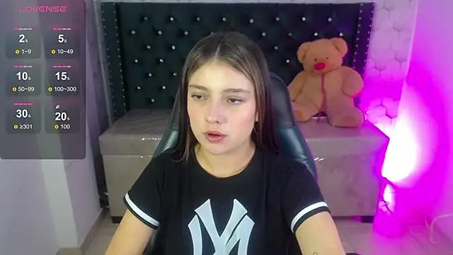 Snapshot of Diamond_juliana chatting on 02/19/26, 03:14 Diamond juliana online show from 02/19/26, 03:14