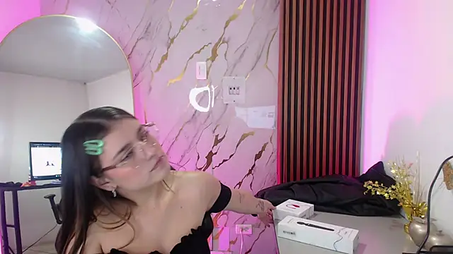 Diamond juliana online show from 04/18/26, 03:53