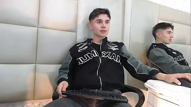 Snapshot of JuanGomm chatting on 01/13/26, 08:02 JuanGomm online show from 01/13/26, 08:02