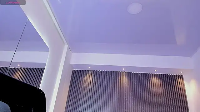 TiffanyHoustton online show from 04/25/26, 01:41
