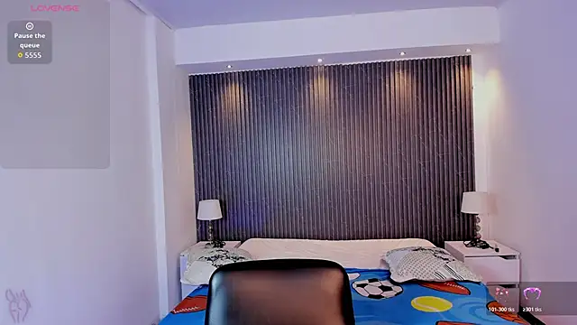 TiffanyHoustton online show from 03/25/26, 12:04