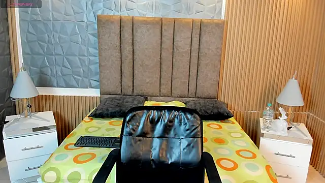 Snapshot of TiffanyHoustton chatting on 02/03/26, 12:10 TiffanyHoustton online show from 02/03/26, 12:10