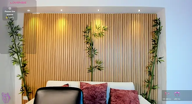 TiffanyHoustton online show from 03/20/26, 12:06