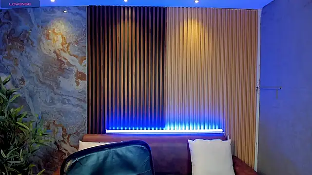 Snapshot of TiffanyHoustton chatting on 02/20/26, 11:34 TiffanyHoustton online show from 02/20/26, 11:34