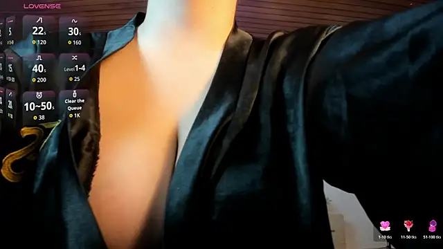 Snapshot of TiffanyHoustton chatting on 07/14/26, 10:54 TiffanyHoustton online show from 07/14/26, 10:54