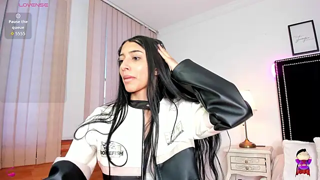 lya  brown online show from 02/09/26, 12:36