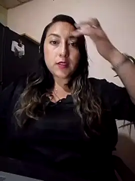 Valeria montana  online show from 04/17/26, 12:02