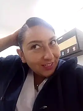 Valeria montana  online show from 04/13/26, 11:36