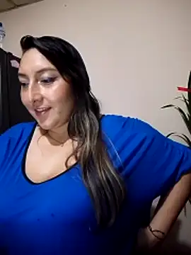 Snapshot of Valeria_montana_ chatting on 12/13/25, 11:44 Valeria montana online show from 12/13/25, 11:44