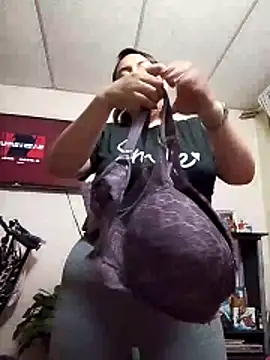 Valeria montana  online show from 03/19/26, 11:38