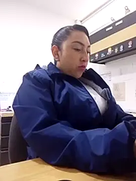 Valeria montana  online show from 03/31/26, 12:07