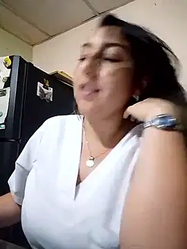 Valeria montana  online show from 02/25/26, 12:55