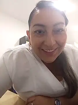 Valeria montana  online show from 01/14/26, 12:42