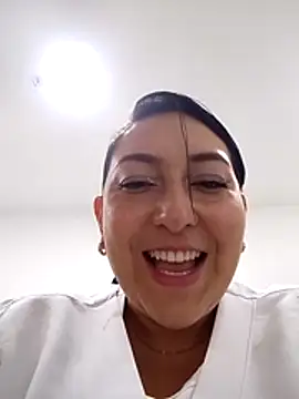 Valeria montana  online show from 02/25/26, 01:00