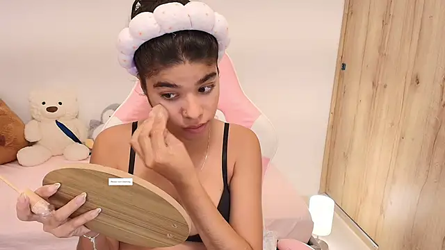 phia carter online show from 04/17/26, 02:14